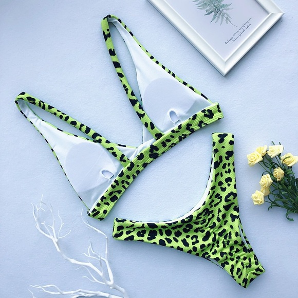 ♦️🆕Leopard Print Lime Bikini Set - Picture 3 of 5